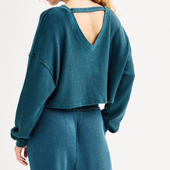 Juniors' SO® Waffle Crewneck Long Sleeve CropTop Color: Beyond Navy Size XL NWT - Picture 3 of 5